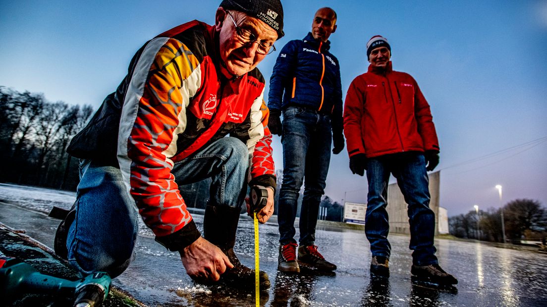 In Haaksbergen is het ijs dik genoeg voor de eerste marathon op natuurijs (Rechten: ANP/Robin Utrecht)