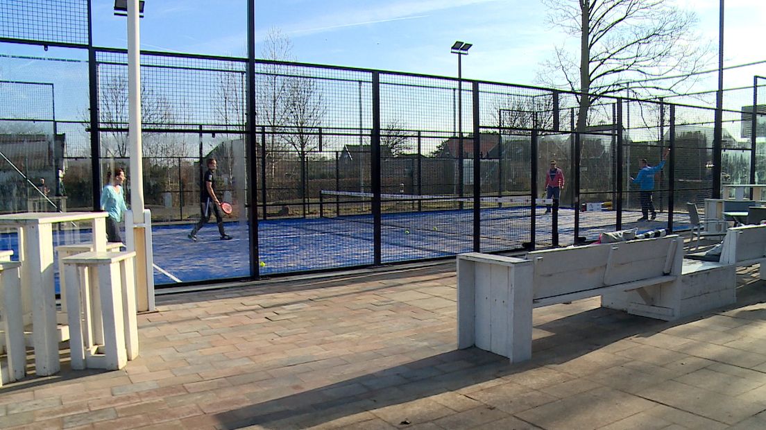 De nieuwe padelbaan in Scharendijke