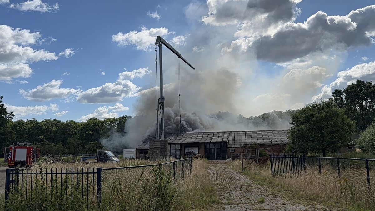Omwonenden weg vanwege schuurbrand Meijel