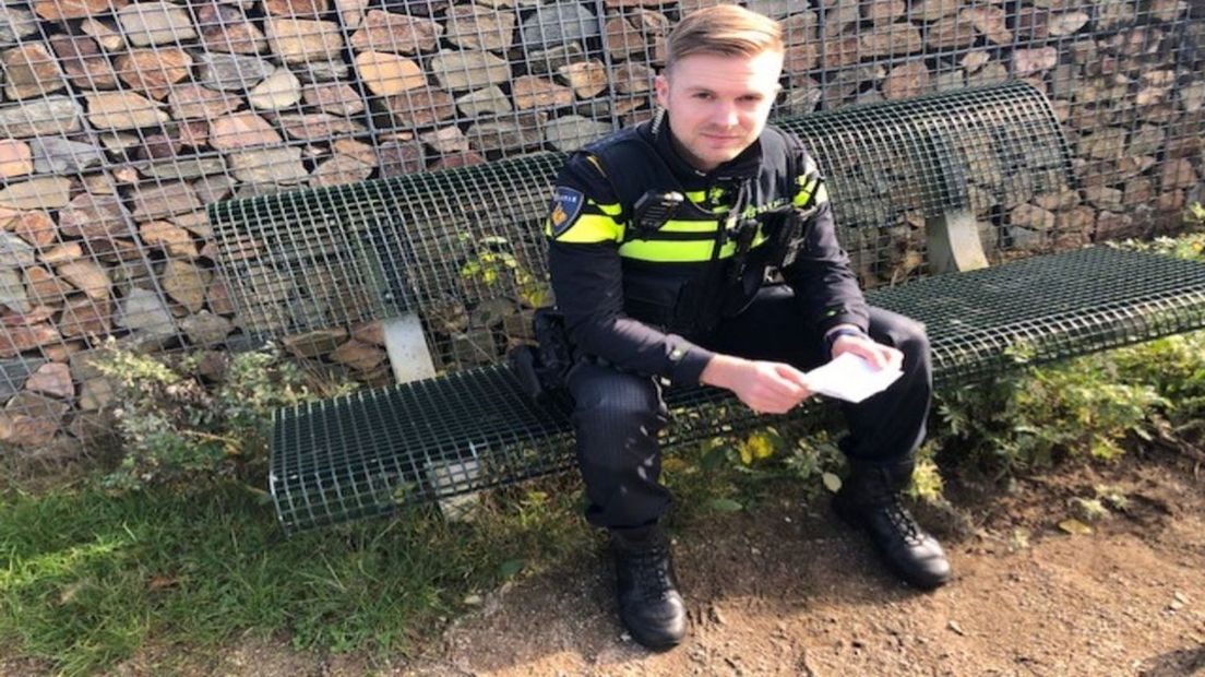 Maikel Boomkamp bestrijdt als jeugdagent in Aalten de straathandel in drugs.