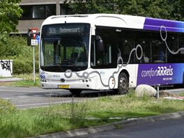 Chaos in Overijssels busvervoer, politiek is het spuugzat: "Inwoners zijn de dupe"