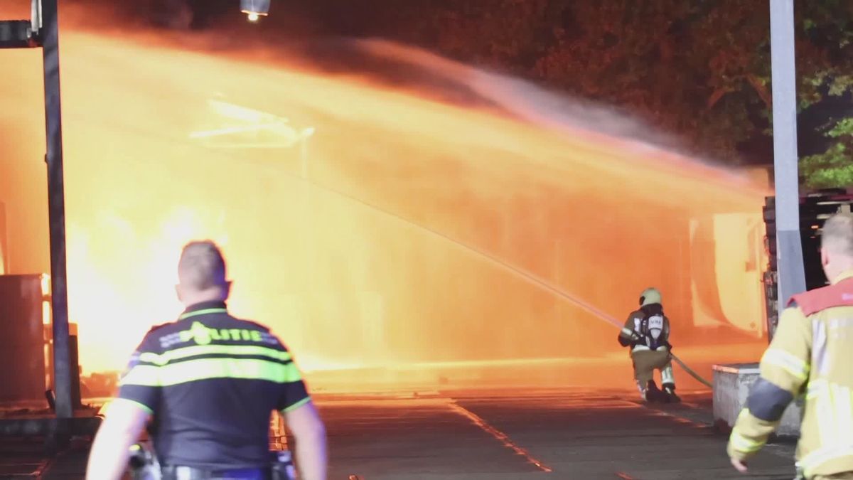 Grote brand op bedrijventerrein Heerenveen