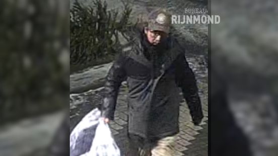 Man die discriminerende tekst onder beeld bij Rotterdam Centraal achterlaat herkenbaar in beeld