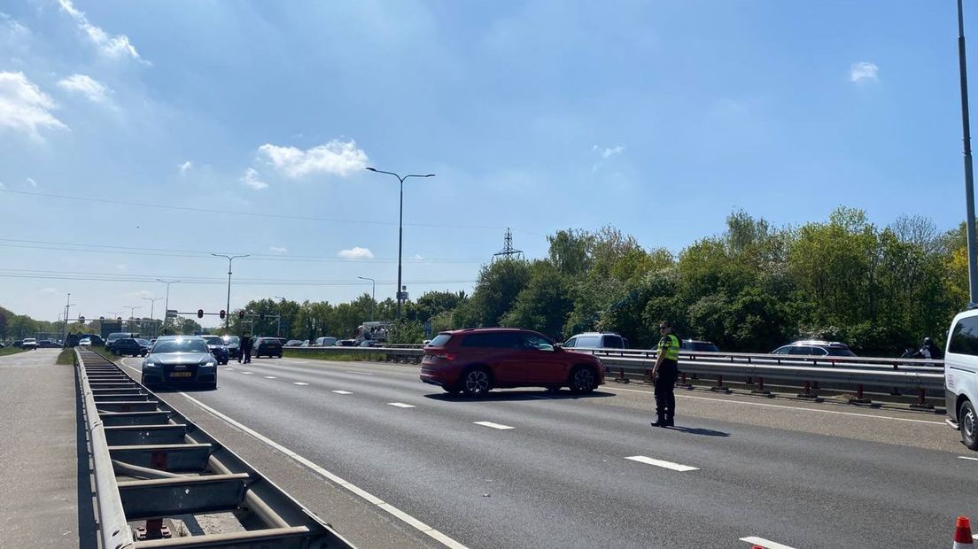 Verkeer op Bornsestraat in Hengelo draait om naar ongeluk