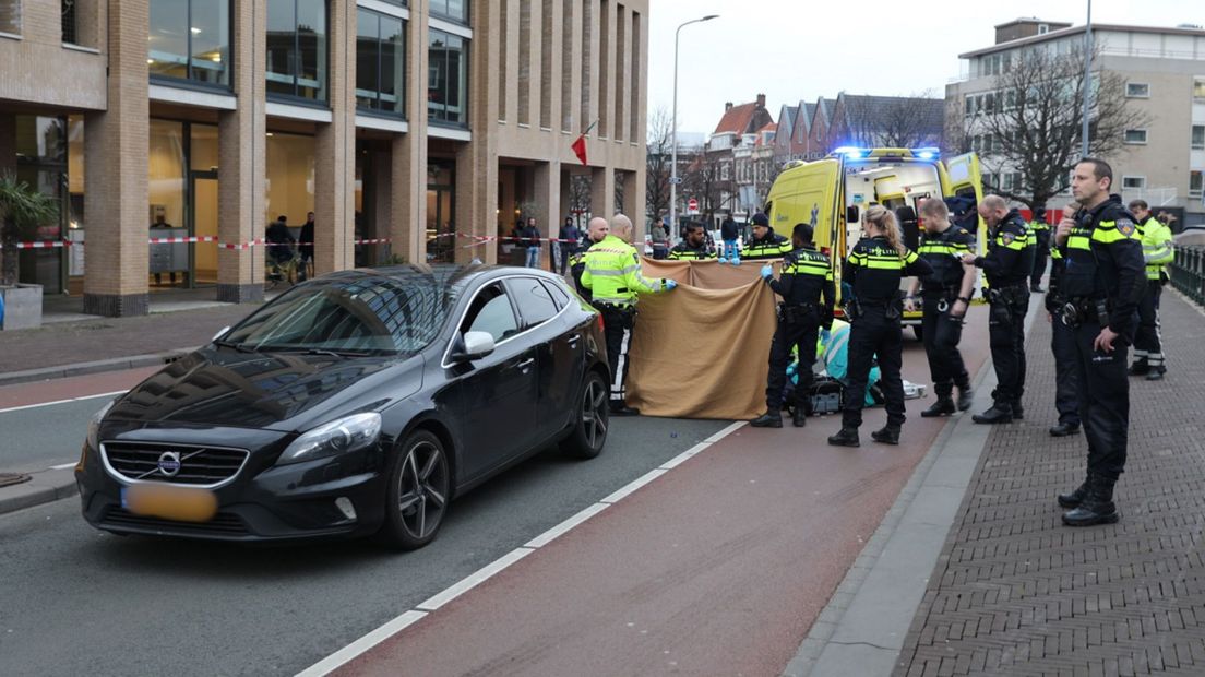 De vrouw overleed in het ziekenhuis.