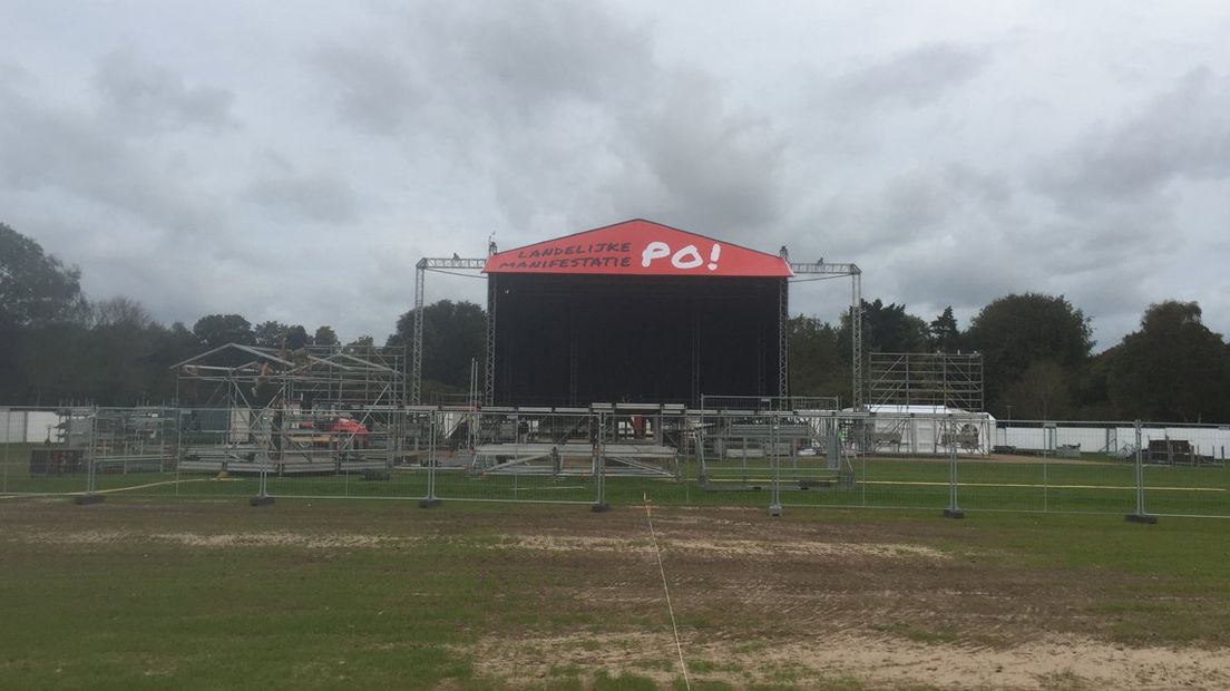 Opbouw van het Zuiderpark voor de lerarenstaking.