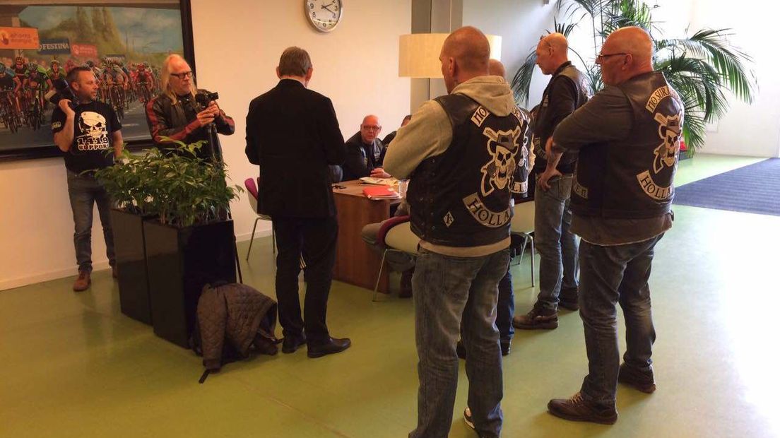 De pers was volgens No Surrender niet welkom tijdens de hoorzitting (Rechten: archief RTV Drenthe)