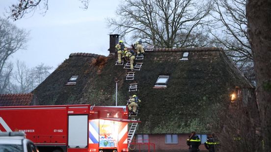 Brand in rieten dak • ongeluk Apeldoorn. Brand in rieten dak • ongeluk Apeldoorn.