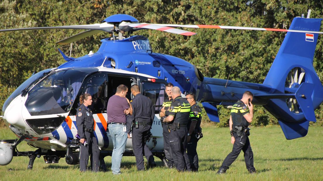 Onder meer met een helikopter werd naar de vrouw gezocht (Rechten: Persbureau Meter)
