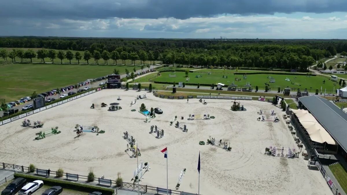 Turkmeense delegatie bezoekt Kronenberg voor kampioenschap met nationaal paardenras