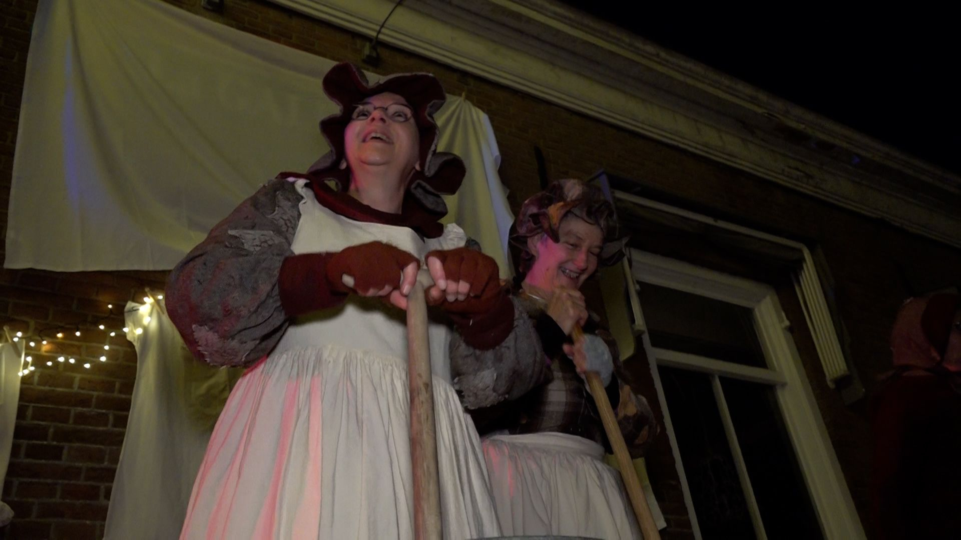 Tien jaar Dickens in Barneveld: ‘Een streepje licht doet wonderen’