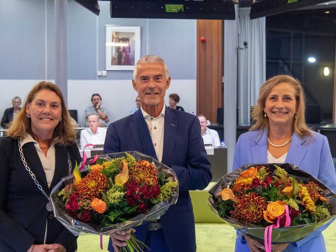 Het nieuwe college van Burgemeester en Wethouders van Tiel.