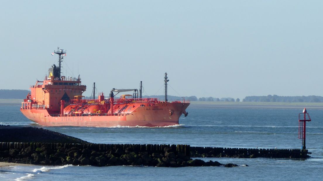 Gastanker op de Westerschelde