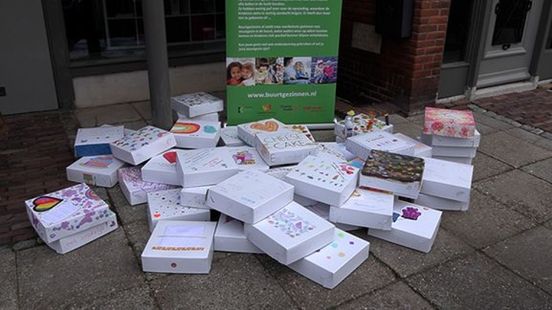 Ruim 50 gezinnen verrast met versgebakken taart: 'Als je even niet lekker in je vel zit'