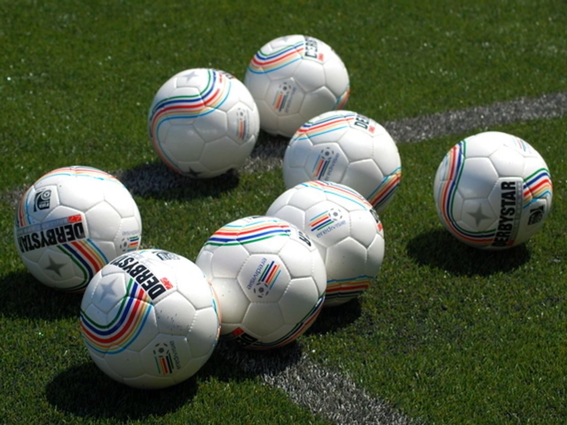 2011-ballen-excelsior-voetbal.cropresize.tmp.JPG