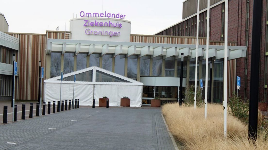 Tent voor het Ommelander Ziekenhuis in Scheemda