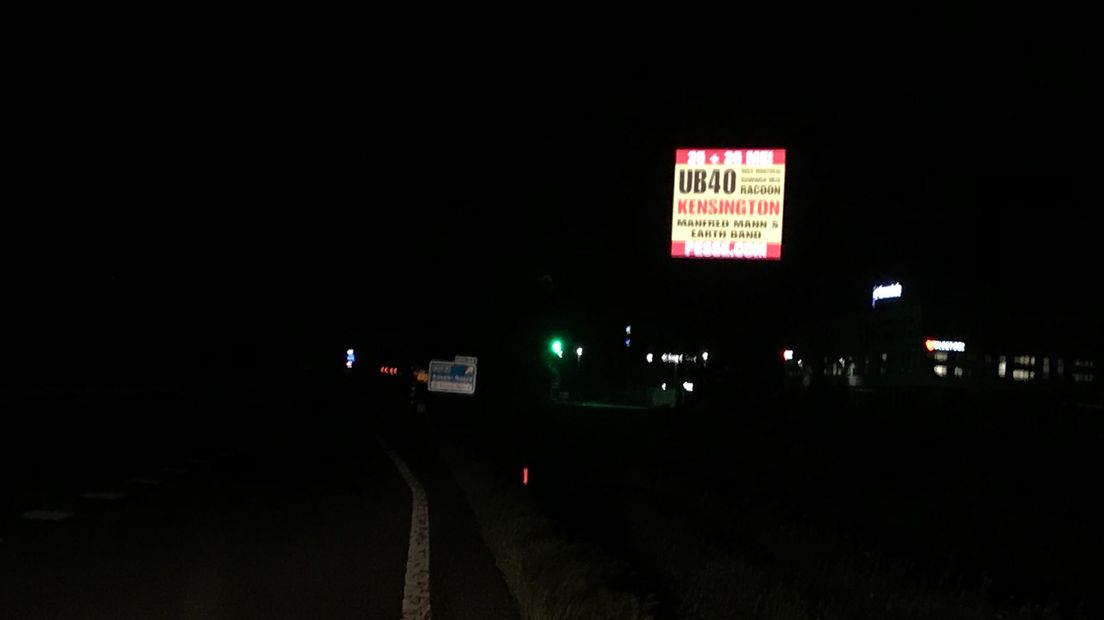 De reclamemast bij Assen-Noord, die te fel verlicht zou zijn (Rechten: Margriet Benak / RTV Drenthe)