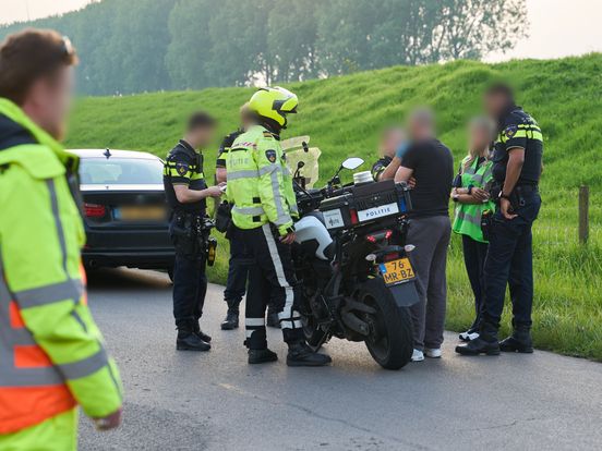 Korte achtervolging eindigt met arrestatie | Automobilist aangehouden na ongeluk op de A15