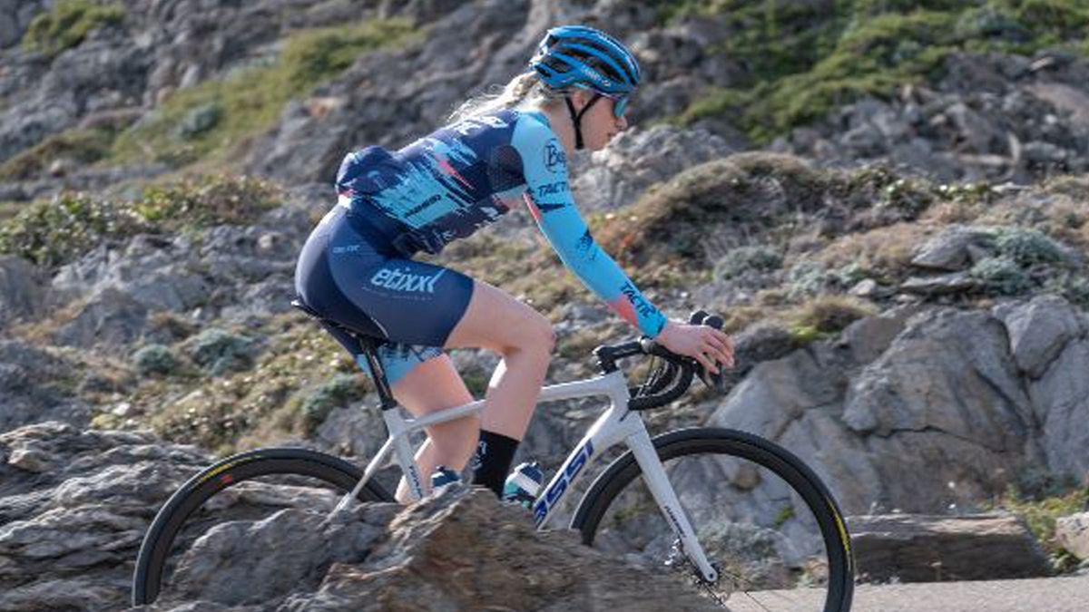 Wielrenster Maaike Coljé werkt met Spaanse ploeg toe naar Strade Bianche