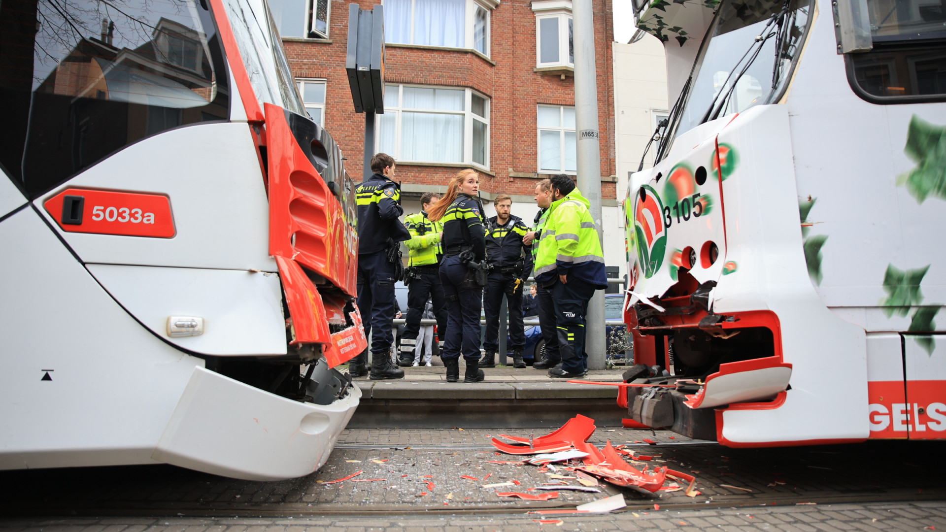 Tramongeluk in Haagse binnenstad, acht gewonden.