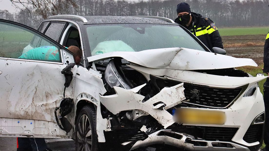 De auto raakte beschadigd