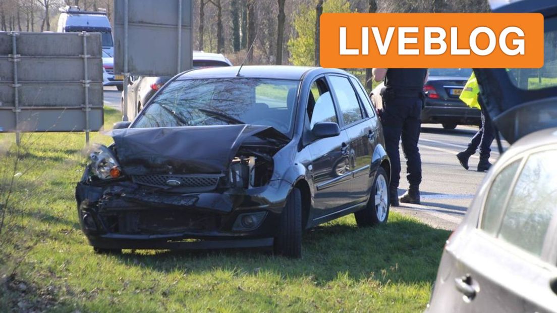 Een bestuurder is aangehouden na het ongeluk in Scherpenzeel.