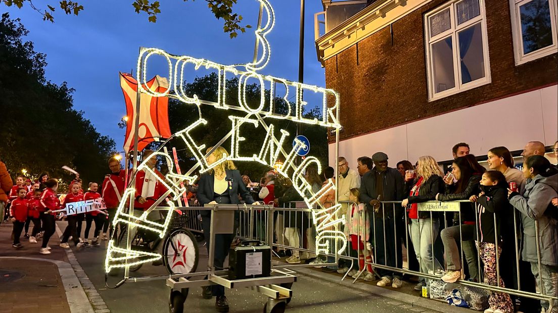 Armin van Buuren, kilo's hutspot en optocht vol lichtjes: Leidens