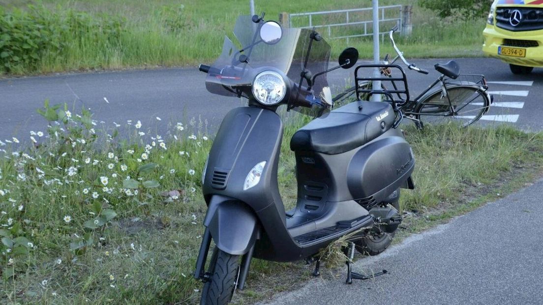 Twee jongens gewond door eenzijdig ongeluk met scooter op N18 bij Usselo