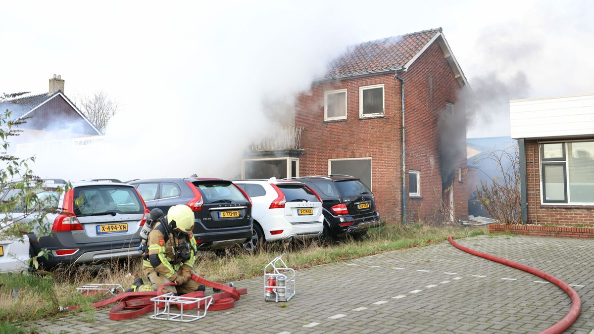 Seinstoring tussen Hurdegaryp en Bûtenpost | Veel schade bij woningbrand in Drachten