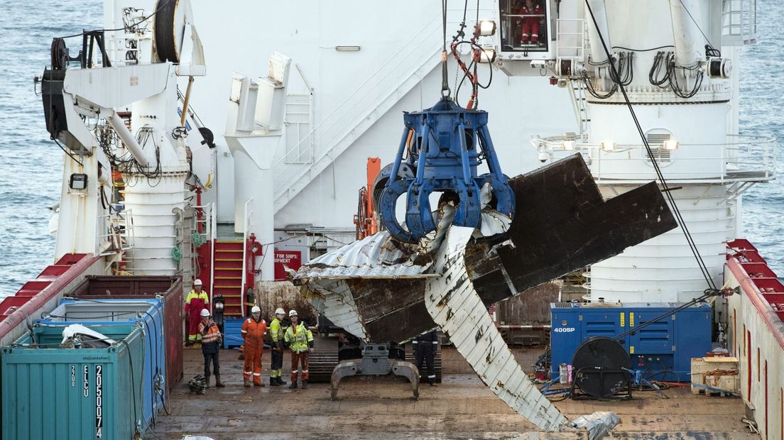 Spullen van de MSC Zoe worden geborgen