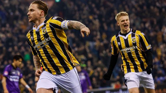 LIVE | Vitesse laat zich verrassen in de counter, 1-2