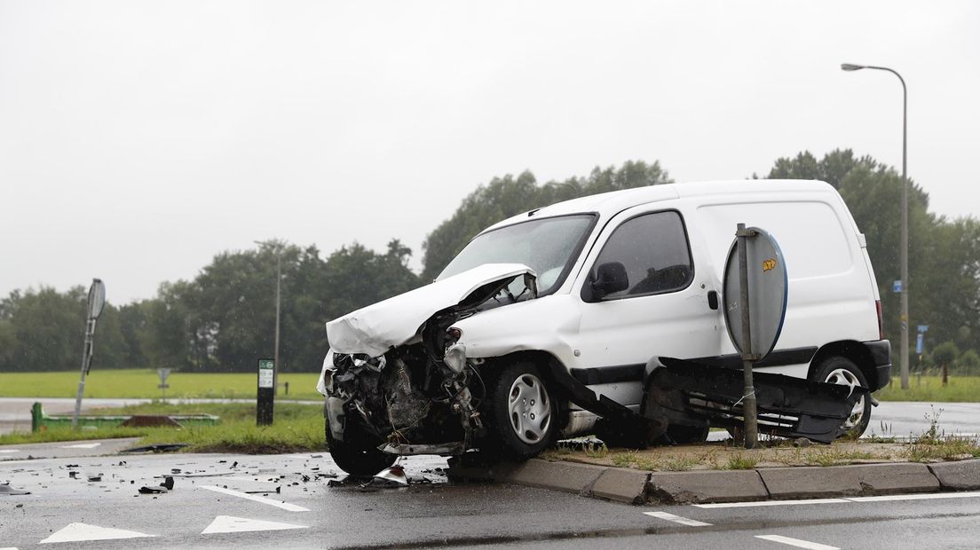 Auto zwaar beschadigd