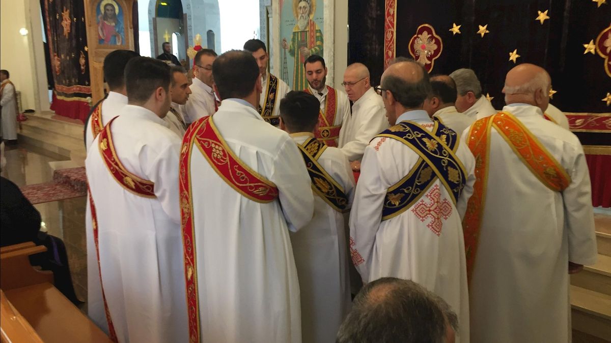 Duizenden gelovigen naar klooster Glane voor Syrisch-orthodox Paasfeest