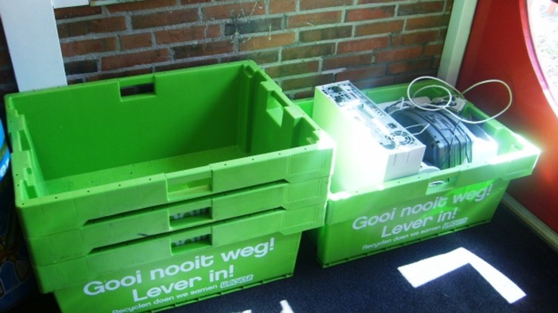 Vaak worden apparaten weggegooid, terwijl recyclen mogelijk is (Rechten: Archief RTV Drenthe)