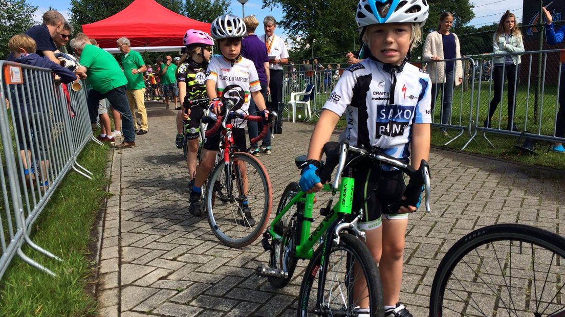 De jeugdtour in Assen trekt honderden jonge renners (Rechten: archief RTV Drenthe)