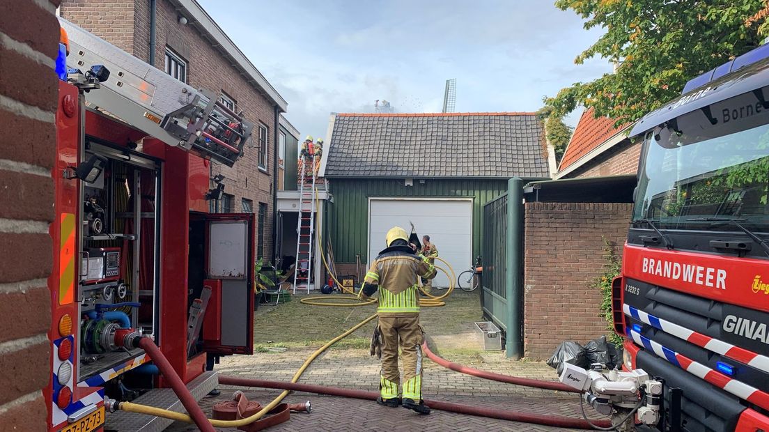 Bij de brand aan het einde van de middag in Almelo kwam wel rook vrij maar gelukkig geen asbest.