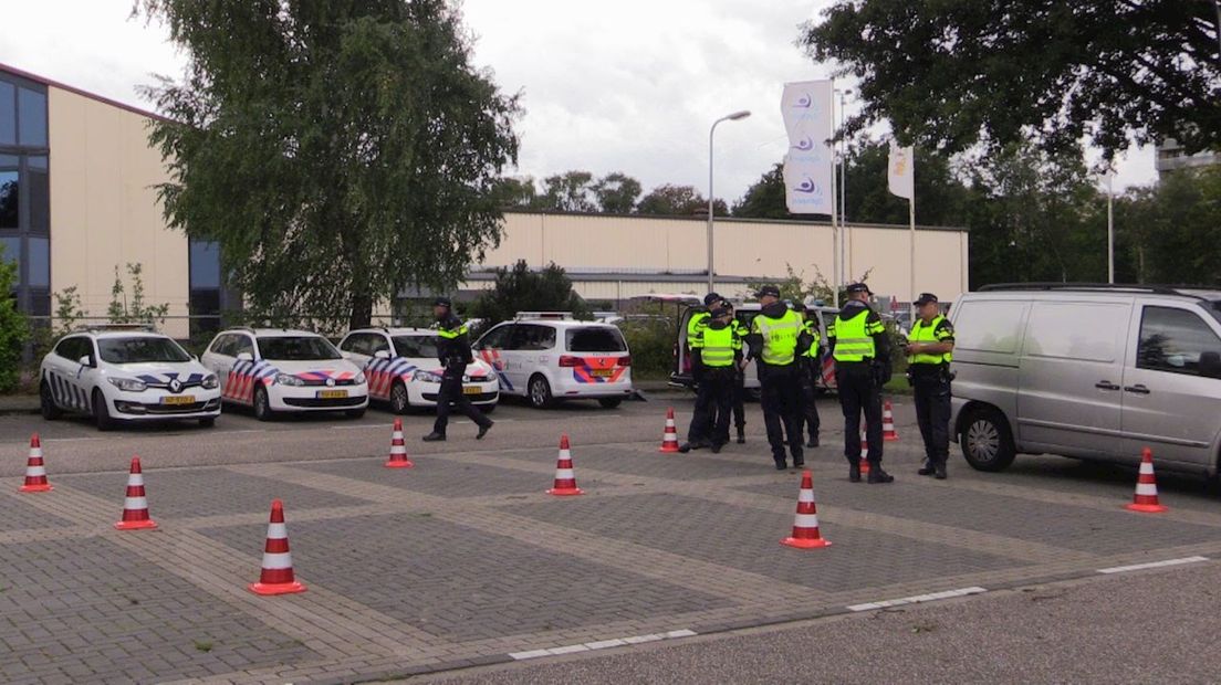 Grote controle in Enschede door politie, Belastingdienst en RDW
