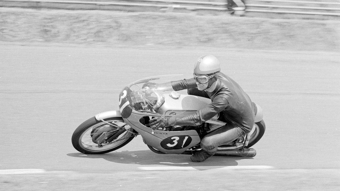 De Rotterdammer Cees van Dongen in de 125cc-race van 1967 (Rechten: ANP Historisch Archief / Corr)
