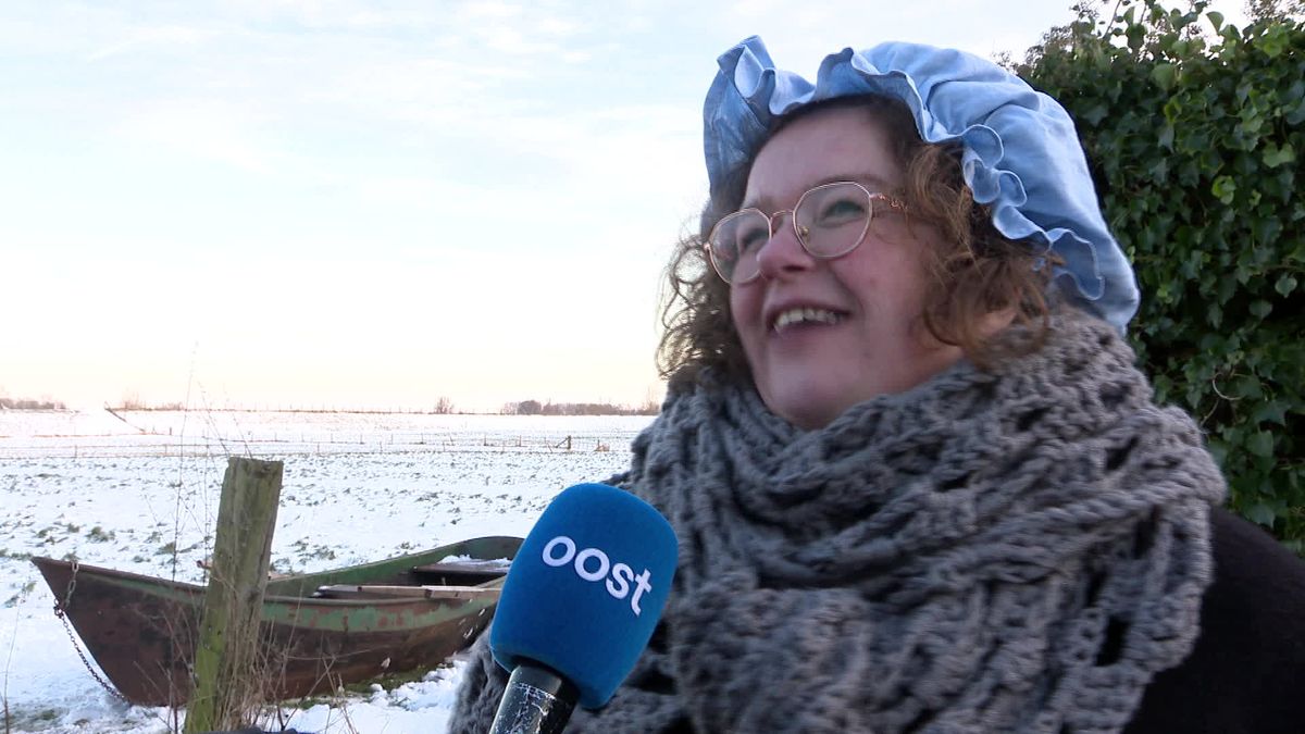 RTV Oost liep mee met de wandeling.