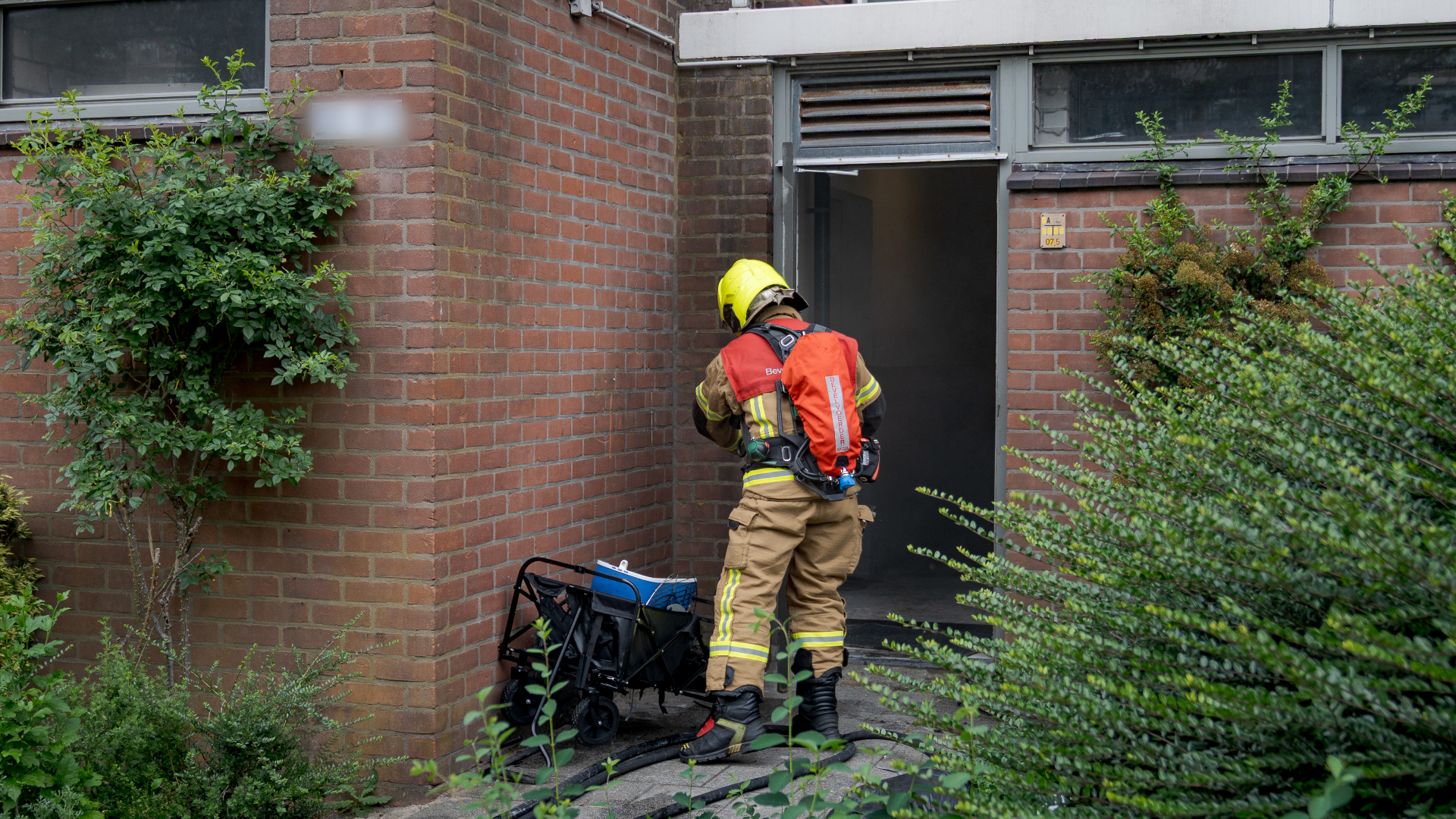 De brand brak uit in een kelderbox.