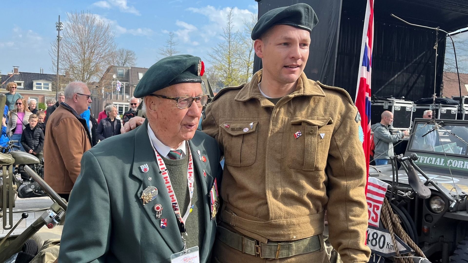 Van legerwagens tot herdenksteentjes: dit was Bevrijdingsdag in Fryslân