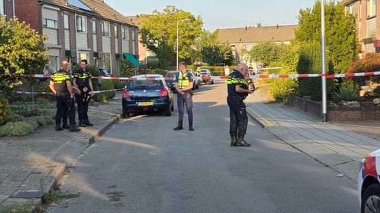 Dodelijk steekincident: voorbijganger ziet man met bebloed shirt