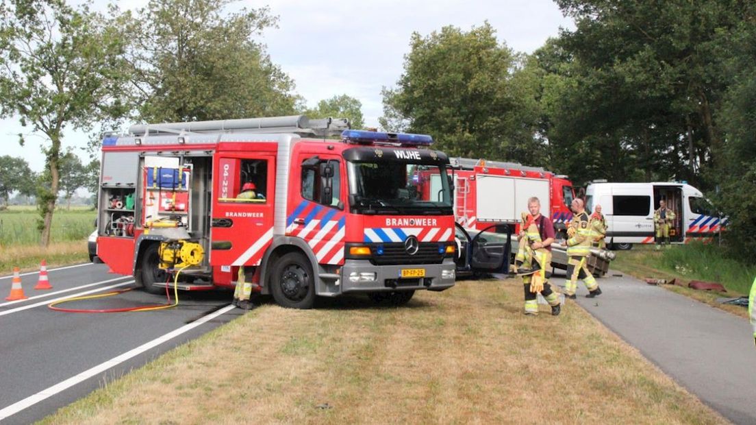 Automobilist uit auto geknipt bij ongeluk op N756 tussen Raalte en Wijhe