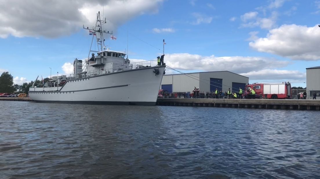 De Naarden, het opleidingsschip van het Zeekadetkorps in Delfzijl