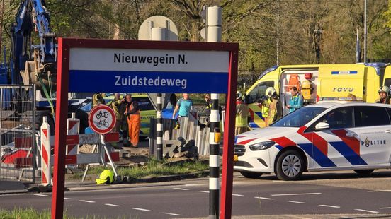 File door ongeluk A12 | Ongeluk met graafmachine Nieuwegein. File door ongeluk A12 | Ongeluk met graafmachine Nieuwegein.