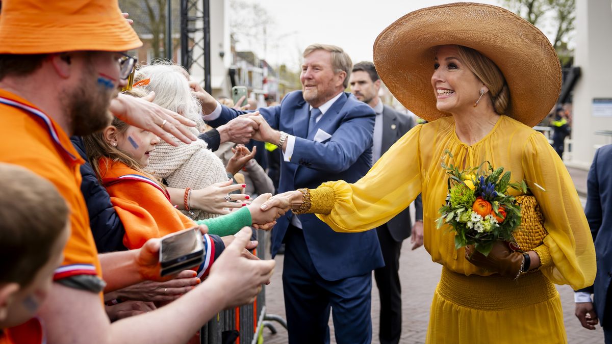 Ruim 20.000 mensen vierden Koningsdag in Dokkum: 