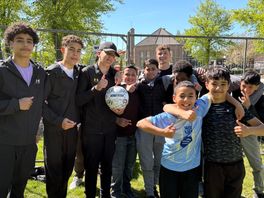 Wens van jeugd in Haveltermade voor Cruyff Court komt mede dankzij Karim (13) uit: 'Belangrijk dat we blijven sporten'