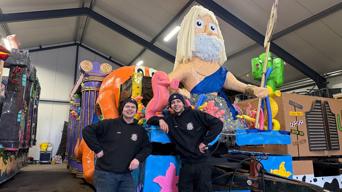 Drentse wagenbouwers dupe van strenge carnavalsregels Duitland: 'We lopen naast de wagen'