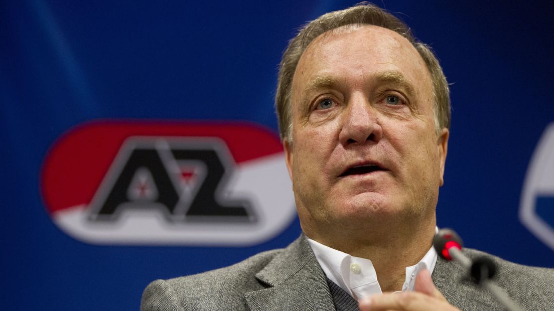 Dick Advocaat tijdens persconferentie AZ