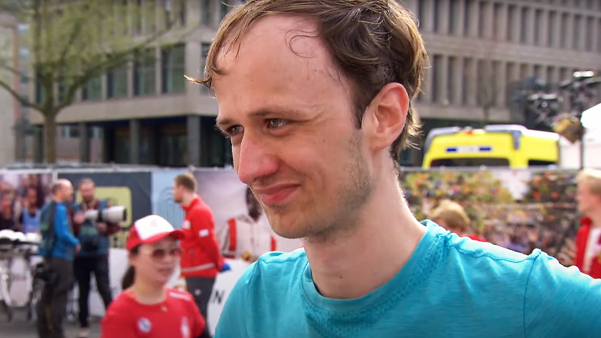 Melvin Keek Vorig Jaar Met Zijn Overleden Zoontje Naar De Marathon, Nu ...